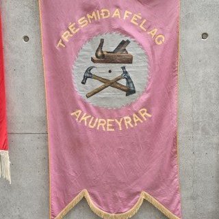 20250430_135645-phone