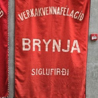 20250430_135728-phone