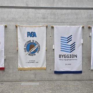 20250430_141607-phone