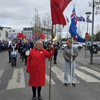 20250501_135323-phone