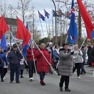 20250501_140113-phone