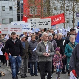 20250501_140119-phone