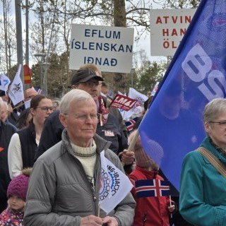 20250501_140131-phone