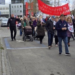 20250501_140206-phone