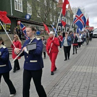 20250501_140526-phone