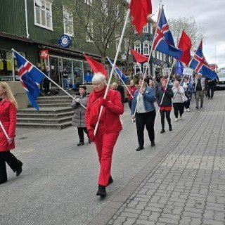 20250501_140528-phone