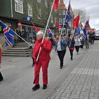 20250501_1405280-phone