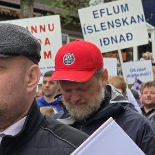 20250501_140551-phone