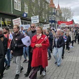 20250501_140555-phone