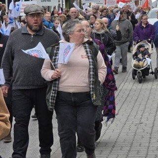 20250501_140617-phone