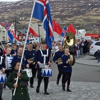 20250501_141601-phone