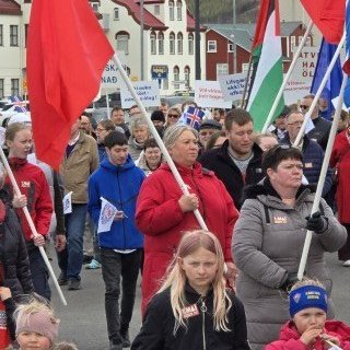 20250501_141621-phone