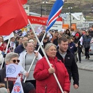 20250501_141624-phone