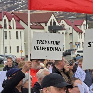 20250501_141744-phone