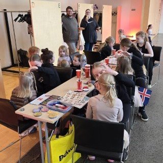 20250501_152313-phone