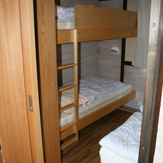 einarssta-ir-2012-29-