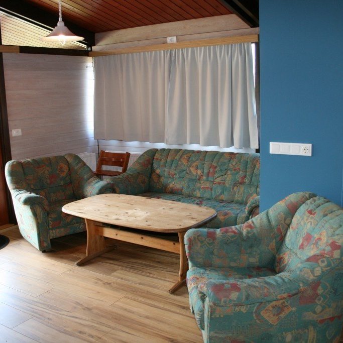 einarssta-ir-2012-37-