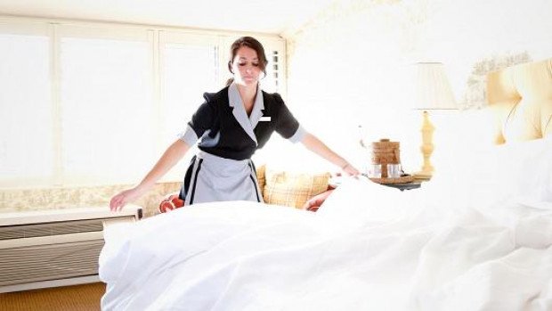 Starfsumhverfi starfsfólks við hótelþrif á Íslandi