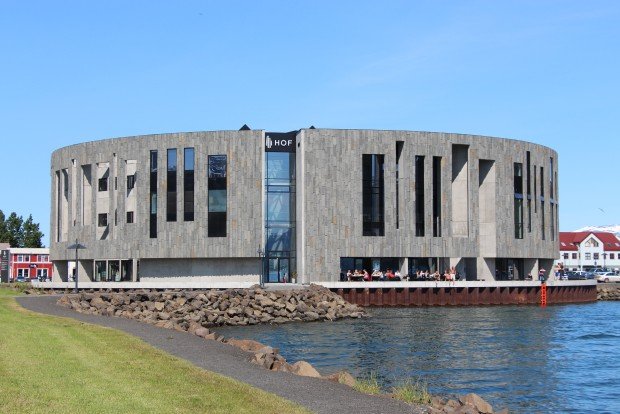 Aðalfundur félagsins er í  kvöld - skrá í rútu fyrir kl. 13