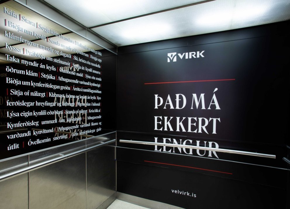 Skýr skilaboð í lyftu í Kringlunni eru hluti vitundarvakningarinnar.
