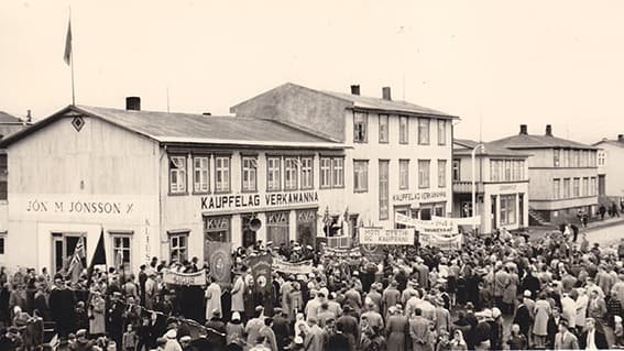 1. maí - Þess vegna göngum við kröfugöngu