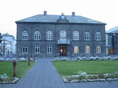 Ný lög breyta hlutverki stéttarfélaga við útgáfu atvinnuleyfa