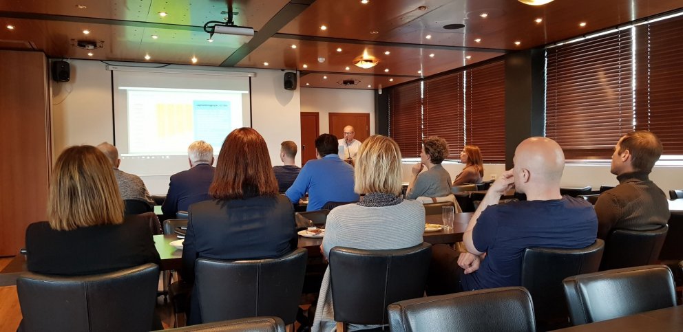 Björn að fjalla um lífskjarasamninginn