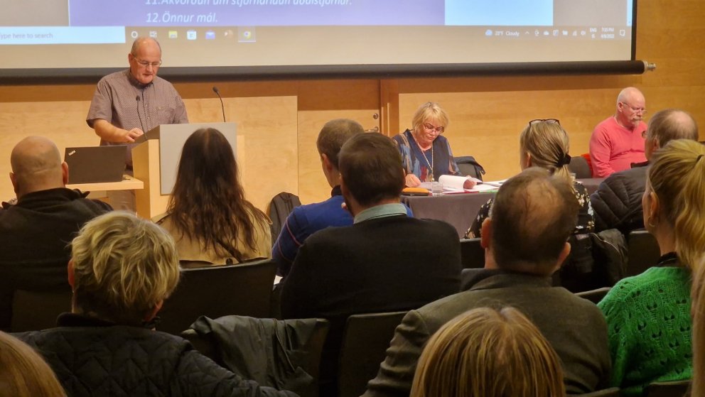 Björn Snæbjörnsson, formaður félagsins, að flytja skýrslu stjórnar á aðalfundinum.