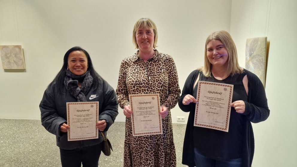 Eining-Iðja óskar vinningshöfunum til hamingju. F.v.: Bethsaida Rún Arnarsson, Ólöf Margrét Ingimund&hellip;