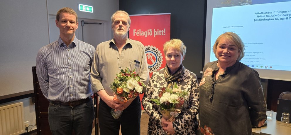 Á myndinni má sjá gullmerkjahafana ásamt formanni og varaformanni félagsins. F.v.:Tryggvi, Ragnar, S&hellip;