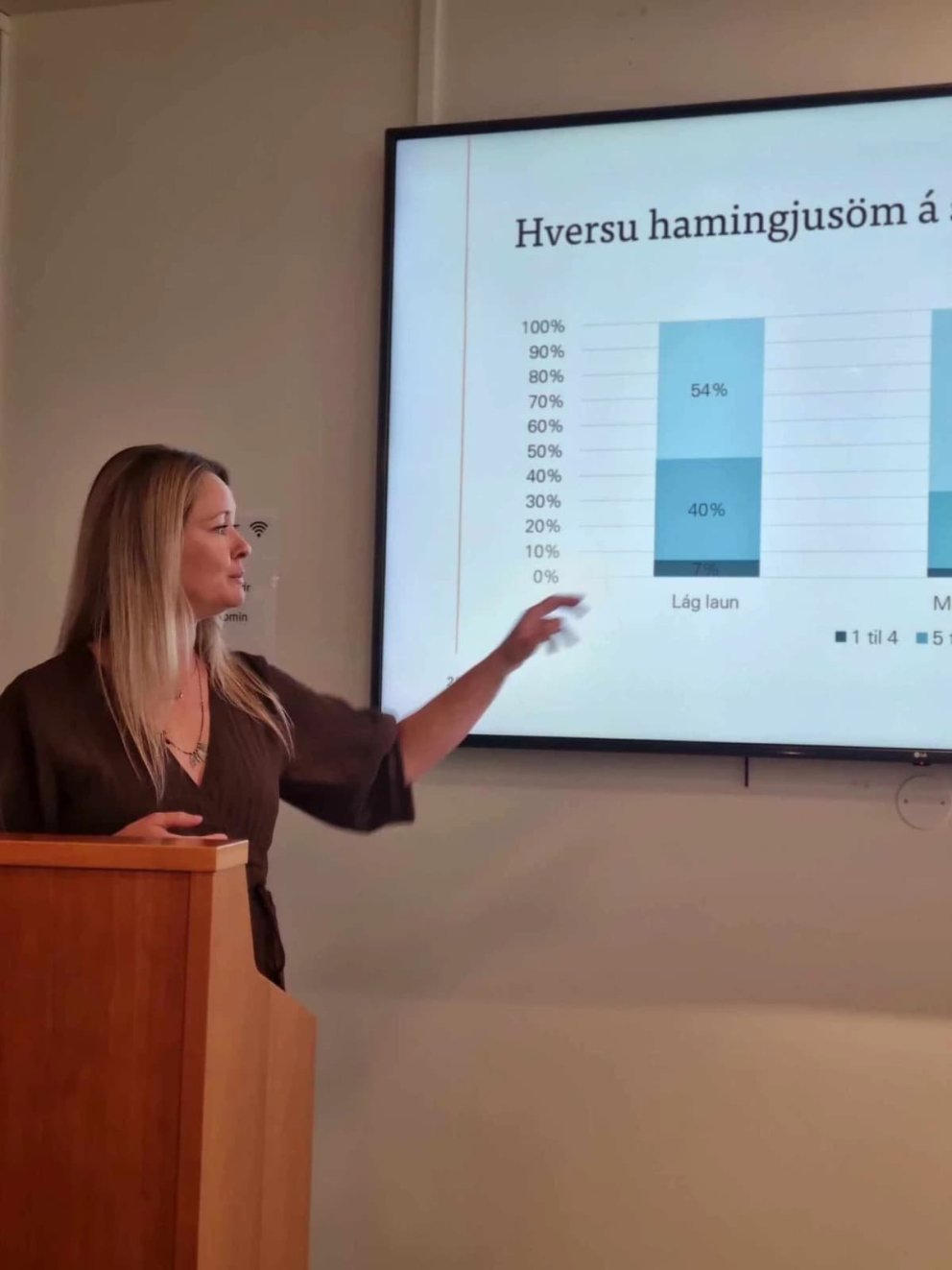 Hér má sjá Berglindi Hólm Ragnarsdóttur, lektor við Háskólann á Akureyri, kynna helstu niðurstöður r&hellip;