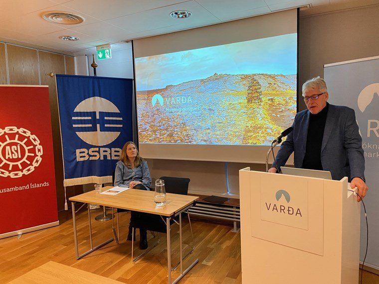 Frá kynningu skýrslunnar fyrr í dag sem fram fór í fundarsal BSRB og í beinu streymi.