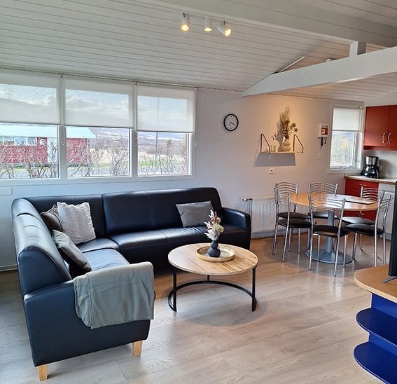 Eitt laust hús á Illugastöðum um helgina