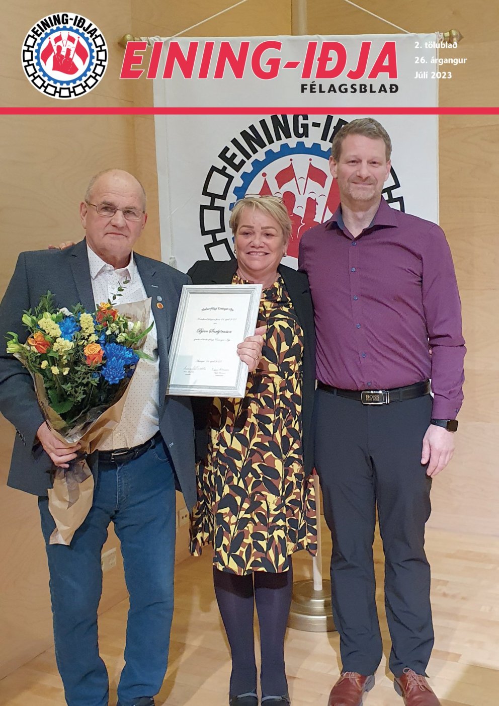 Sumarblað félagsins borið út í dag