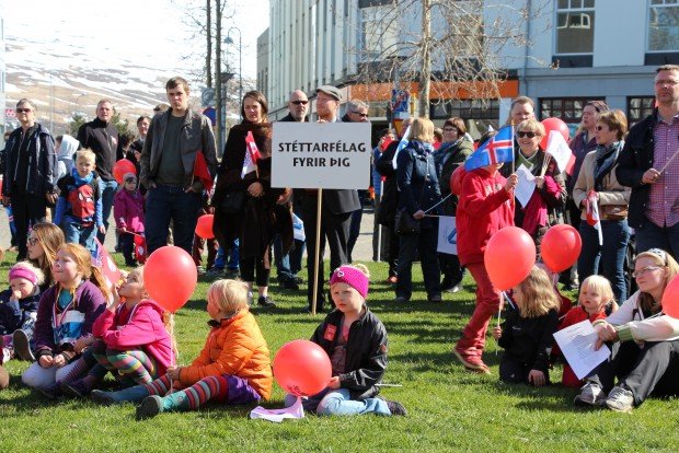 Greiðslur í fyrsta sinn yfir 100 milljónir