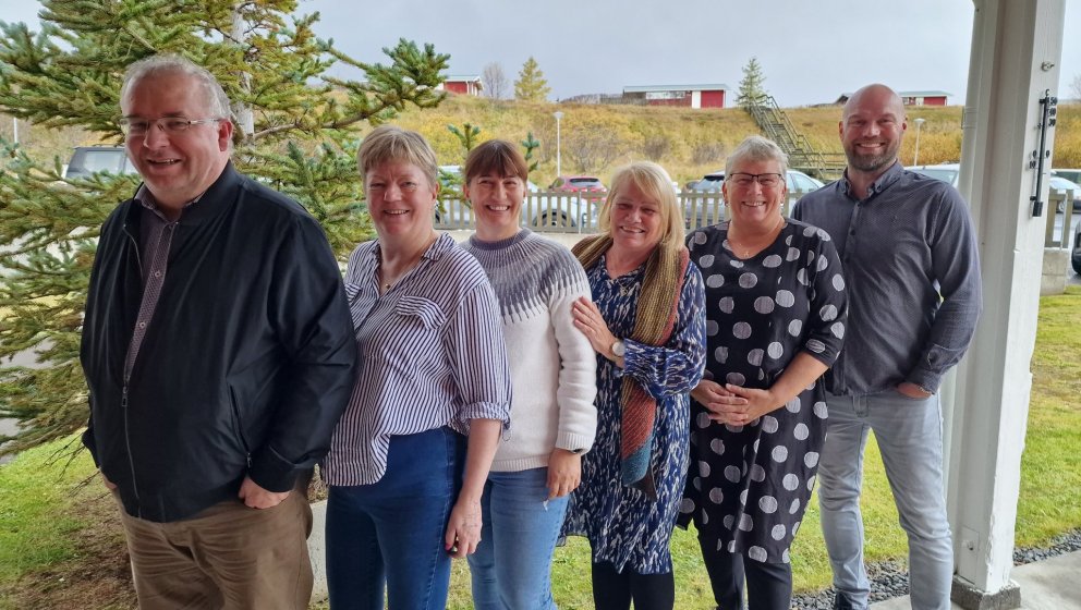 Ný stjórn AN. F.v.: Atli, Guðný, Aneta, Anna, Vigdís Edda og Trausti.
