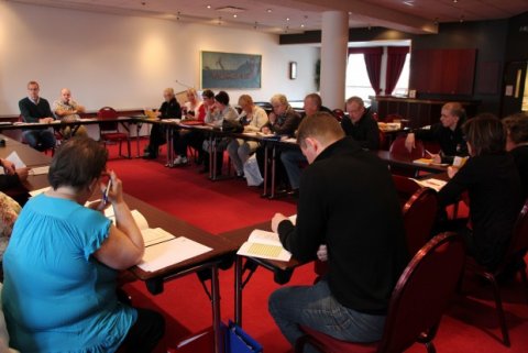 Yfirferð á almenna kjarasamningnum stendur nú yfir