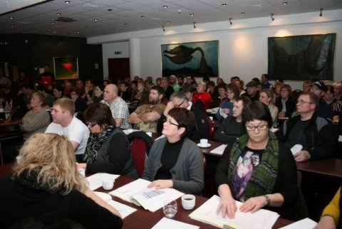 Afstaða félagsins var tekin á fjölmennum fundi
