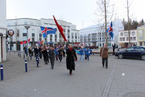 Fjölmenni tók þátt í 1. maí hátíðarhöldum á Akureyri