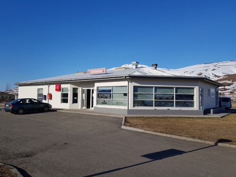 Fundurinn á Grenivík verður á veitingastaðnum Kontórinn og hefst kl. 17:00