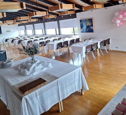 Nánari upplýsingar veita staðarhaldarar í síma 462 6199 á milli kl. 13:00 og 17:00 alla virka daga.