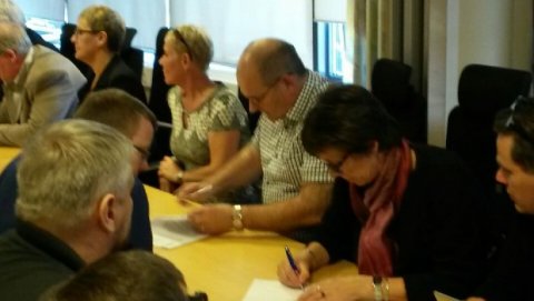 Samningar undirritaðir