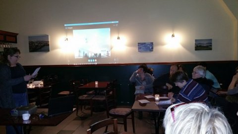 Guðrún Þorbjarnardóttir að halda smá ræðu