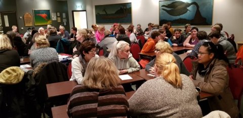 Fjölmennur fundur í gær