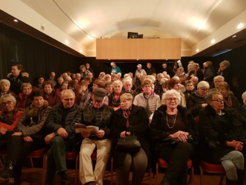 Mynd úr leikhúsferðinni 2018