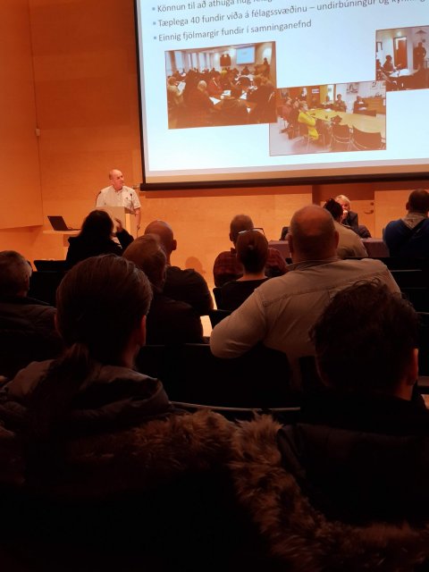 Kynningarfundur um nýjan kjarasamning við SA stendur nú yfir í Hofi