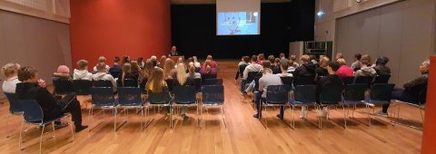 Frá árinu 1998 hafa starfsmenn Einingar-Iðju farið í skólaheimsóknir í alla 10. bekki á félagssvæðin&hellip;