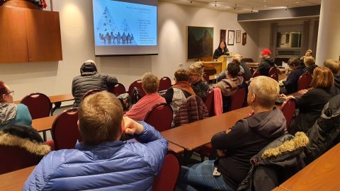 Í upphafi var sameiginleg dagskrá þar sem Helga Hrönn Óladóttir, framkvæmdastjóri Streituskólans og &hellip;