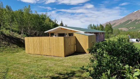 Hús nr. 18 á Illugastöðum komið í notkun á ný eftir stækkun