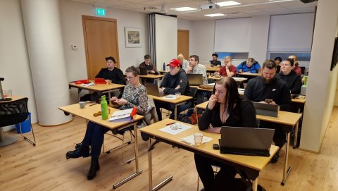 Fjarfundur í gangi. Róbert sá um kennsluna fyrsta daginn og komst norður en vegna veðurs í gær og í …